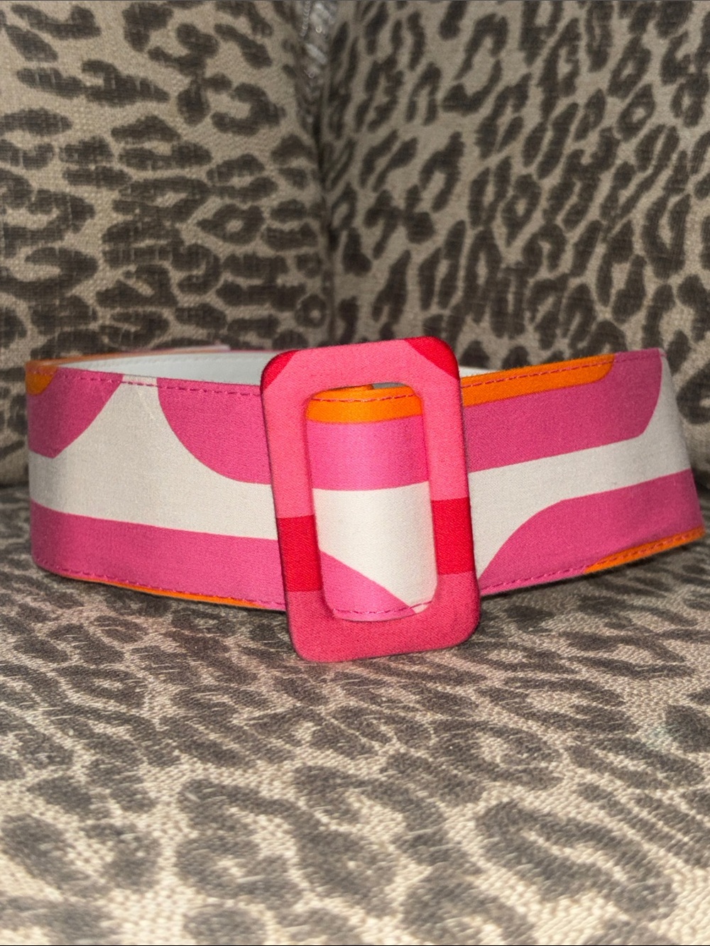 Vintage inspired 70s/70s retro colorful belt geometric trippy fun bold pink